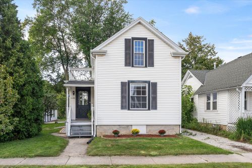 1123 12th Ave, Grafton, WI, 53024-1966 | Card Image