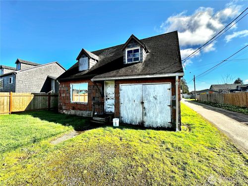 162 N Jeffries St, Aberdeen, WA, 98520-5620 | Card Image
