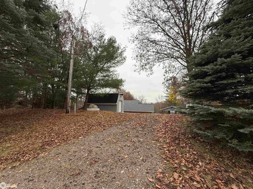 4077 Western Dr, Brooklyn, IA, 52211-9514 | Card Image