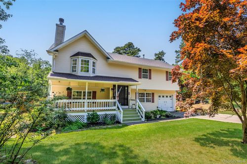22 Bellhaven Rd, Bellport, NY, 11713-2815 | Card Image