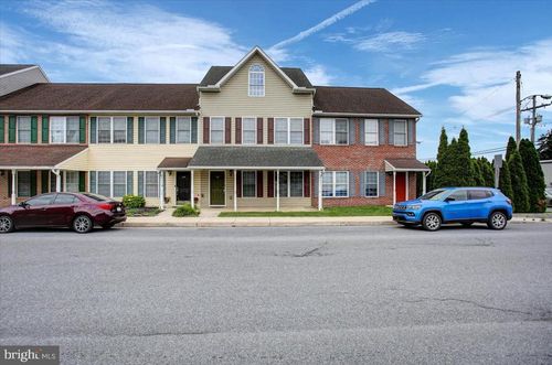 102 S Earl St, SHIPPENSBURG, PA, 17257-1802 | Card Image