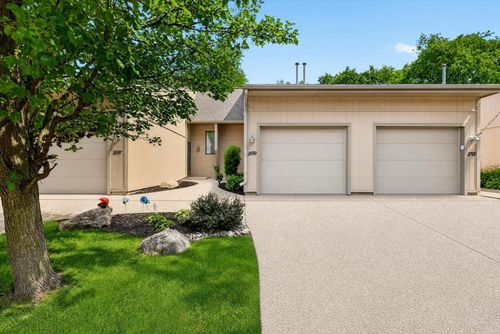 2699 Limestone Ln Ne, Grand Rapids, MI, 49525-1395 | Card Image