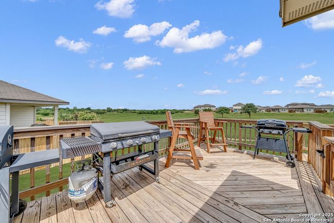 489 Middle Green Loop, House other with 3 bedrooms, 2 bathrooms and null parking in Floresville TX | Image 16