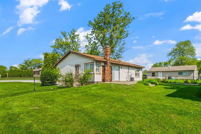 17433 Appletree Dr, House other with 3 bedrooms, 1 bathrooms and 6 parking in Hazel Crest IL | Image 26