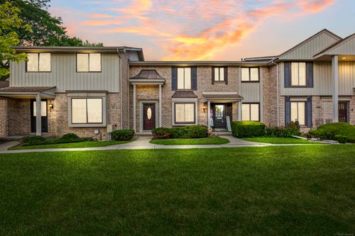 29011 Scarborough Dr, Warren, MI, 48088-3725 | Card Image