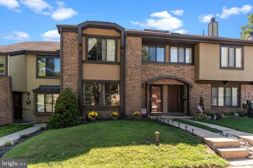 8 Bennington Pl, NEWTOWN, PA, 18940-1702 | Card Image