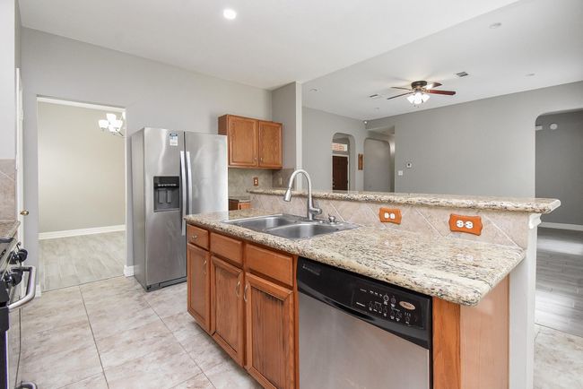 4706 Torrington Ct, House other with 3 bedrooms, 2 bathrooms and 2 parking in Sugar Land TX | Image 14