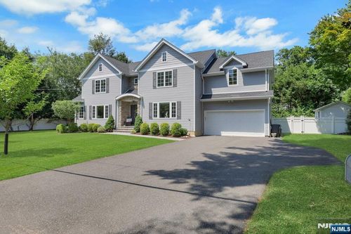 84 Leclerc Ave, River Vale, NJ, 07675-6617 | Card Image