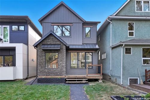 819 6th Ave N, Saskatoon, SK, S7K2T1 | Card Image