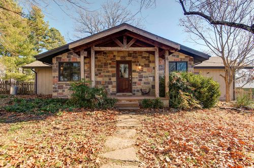 1044 Andrews Rd, Sparta, MO, 65753-9225 | Card Image