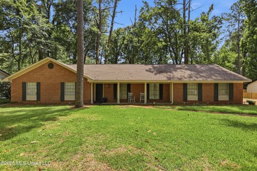 5636 Ridgewood Rd, Jackson, MS, 39211-2613 | Card Image