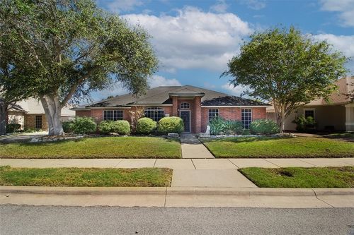 629 E Broadway St, Portland, TX, 78374 | Card Image