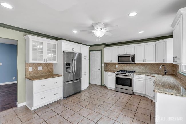 27 Brookside Rd, House other with 3 bedrooms, 3 bathrooms and null parking in Edison NJ | Image 9