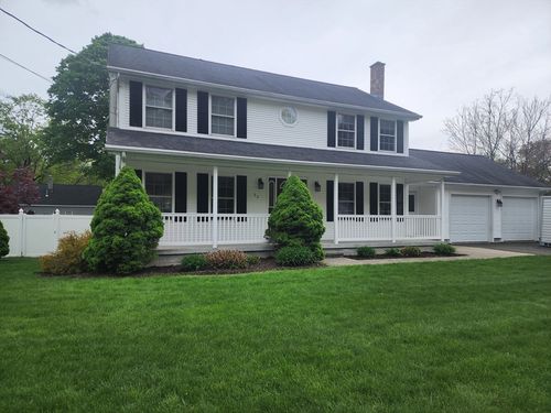 33 Guerin St, Chicopee, MA, 01020-4256 | Card Image