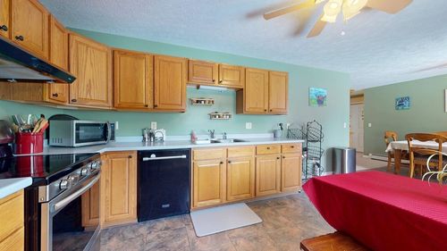9 Andy Ave, Swanton, VT, 05488-1248 | Card Image