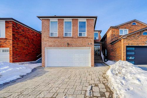 39 Burnt Bark Dr, Scarborough, ON, M1V3J6 | Card Image