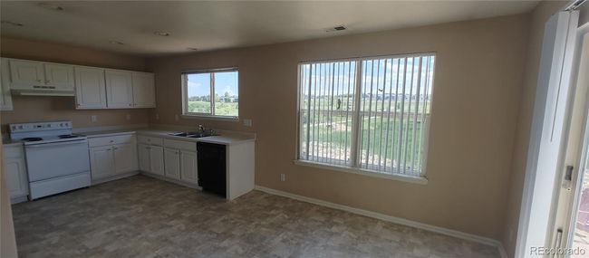 Open kitchen/dining | Image 6