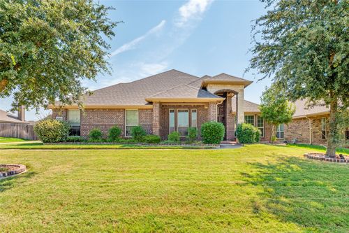 1404 Majestic Meadows Dr, Glenn Heights, TX, 75154-8712 | Card Image