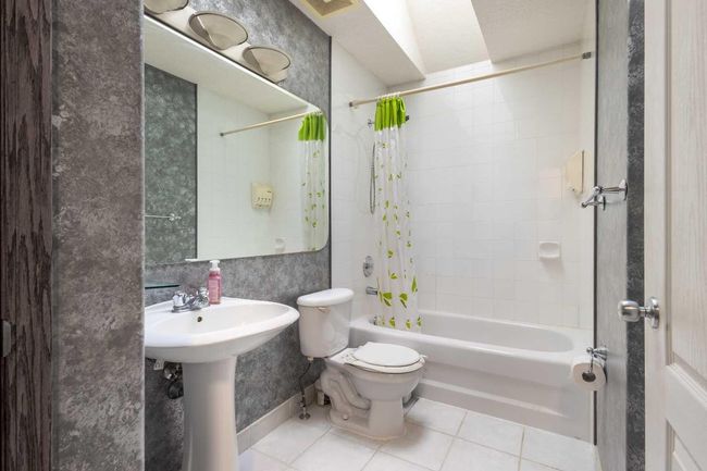 120 Somerglen Common Sw, House other with 5 bedrooms, 3 bathrooms and 4 parking in Calgary AB | Image 19