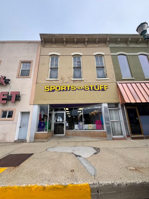 804 Washington St, Mendota, IL, 61342-1629 | Card Image