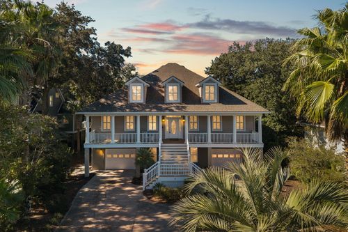 7 Seahorse Ct, Isle of Palms, SC, 29451-2454 | Card Image