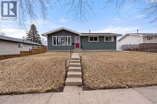 6203 48b Ave, Camrose, AB, T4V0M2 | Card Image