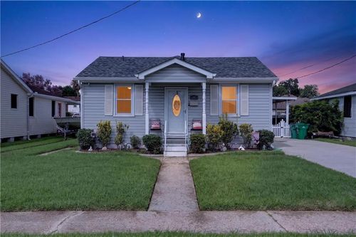 914 Evergreen Dr, Gretna, LA, 70053-4814 | Card Image