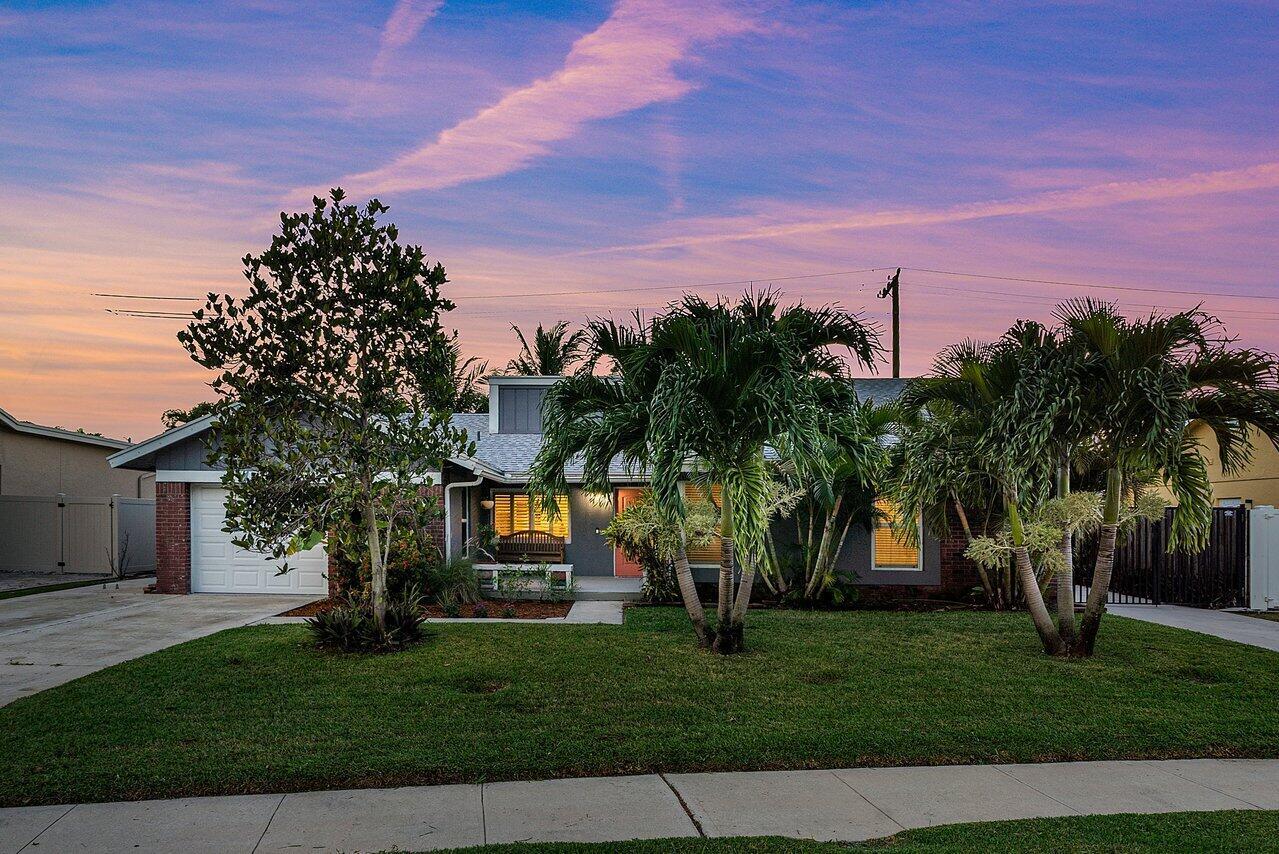 11th St, Boynton Beach, FL 33426