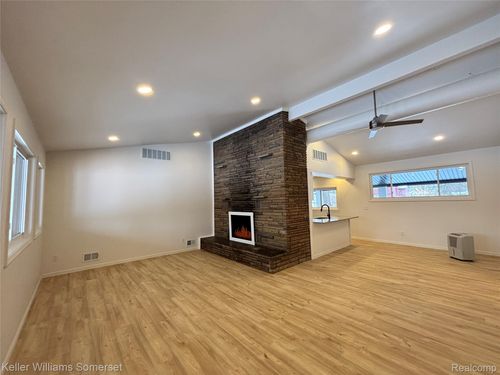 35140 School St, Westland, MI, 48185-3636 | Card Image