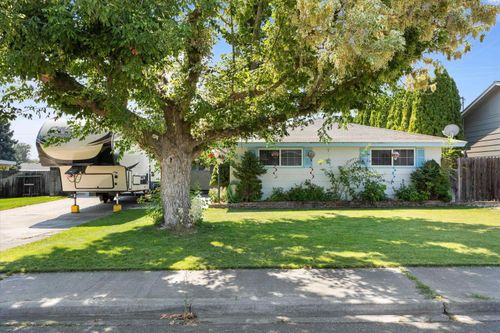 417 W 20th Ave, Kennewick, WA, 99337-4904 | Card Image