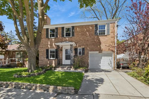 887 Deerfield Rd, Highland Park, IL, 60035-3598 | Card Image