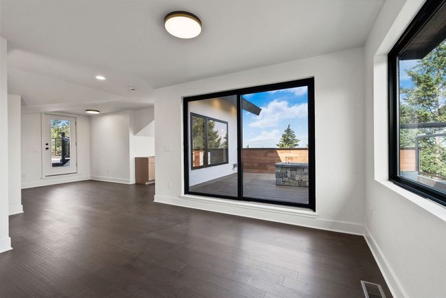 Office Area | Image 33