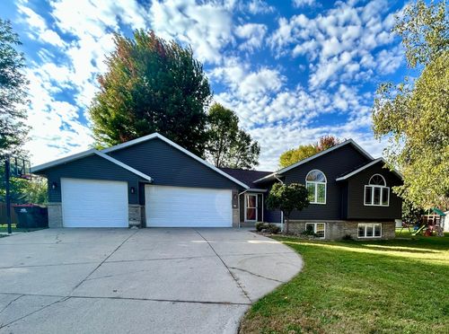 110 Uren Ln, Redwood Falls, MN, 56283-2272 | Card Image