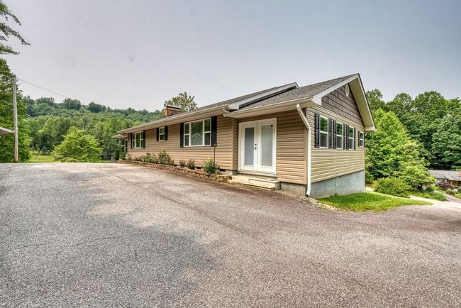 497 Hidden Lake Rd, Home with 2 bedrooms, 2 bathrooms and 2 parking in Blairsville GA | Image 9
