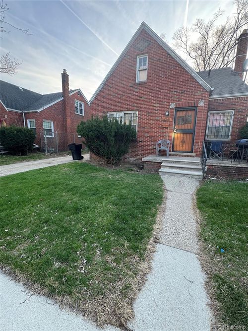 19261 Mitchell St, Detroit, MI, 48234-1579 | Card Image