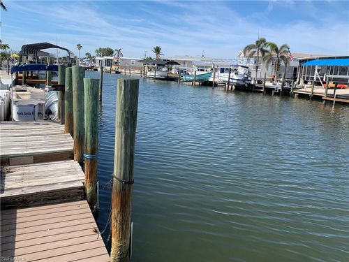 3872 Blueberry Ln, ST. JAMES CITY, FL, 33956-2285 | Card Image