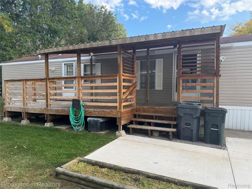 48574 Lakeview E, Shelby Township, MI, 48317-2733 | Card Image