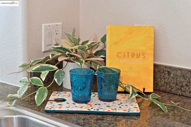 5204 - 1121 40 Th St, Condo with 1 bedrooms, 1 bathrooms and 1 parking in Emeryville CA | Image 5