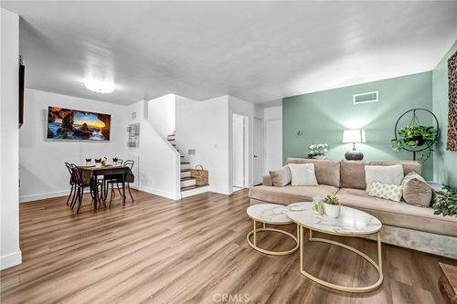 801 E Acacia Ave, Glendale, CA, 91205-3042 | Card Image