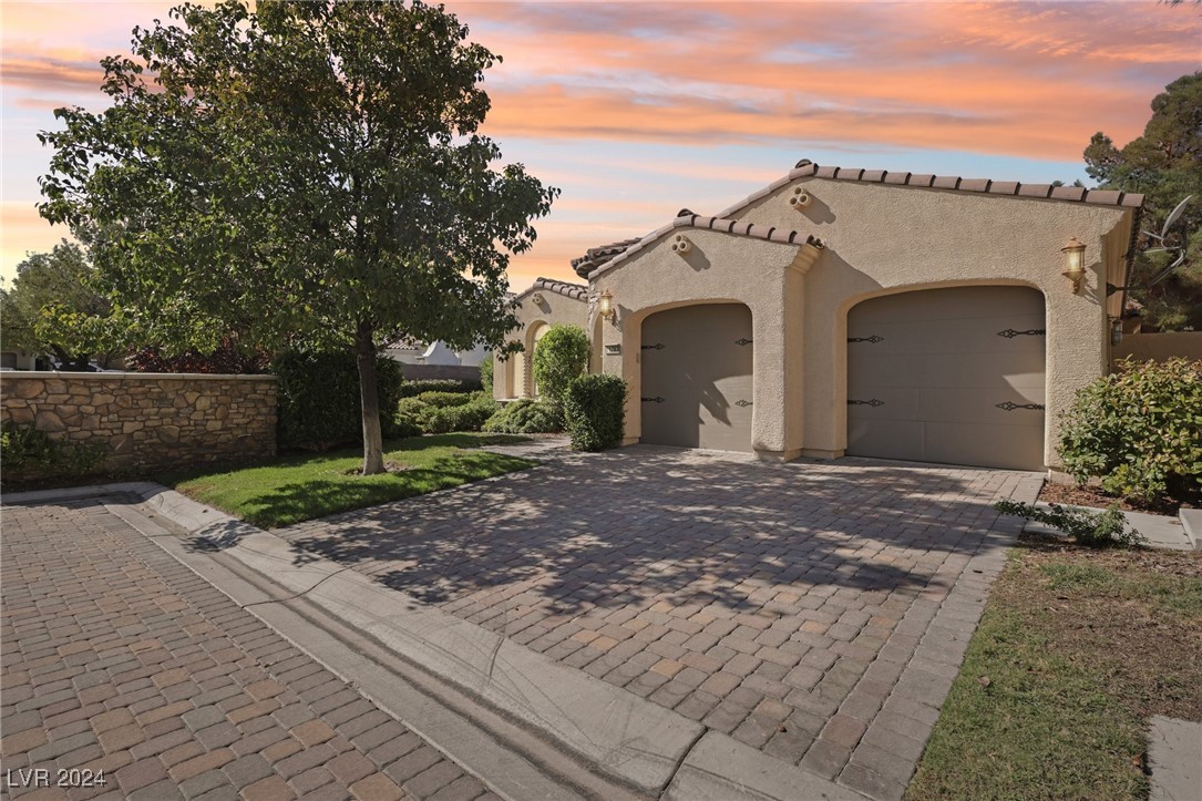 Weybrook Park Dr, Las Vegas, NV 89141