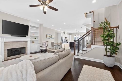 7012 Seneca Ct, Roswell, GA, 30076-6437 | Card Image