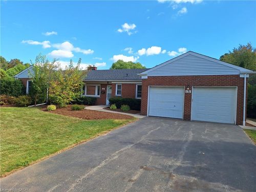 121 St Margarets Rd, Ancaster, ON, L9G2L1 | Card Image