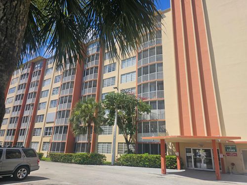 6082-1780 Ne 191st St, Miami, FL, 33179-4285 | Card Image