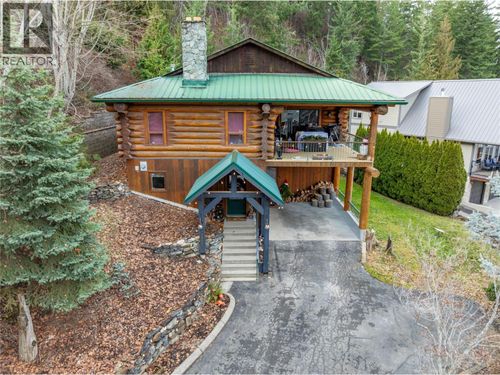 2822 Juniper Cres, Sorrento, BC, V0E2W2 | Card Image
