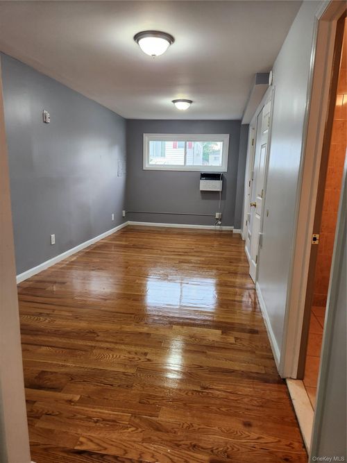 1-floor-14969 257th St, Rosedale, NY, 11422-2703 | Card Image
