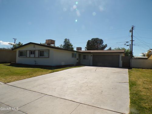44715 E 5th Street, Lancaster, CA, 93535 | Card Image
