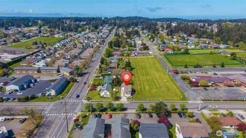45 N Oak Harbor St, Oak Harbor, WA, 98277-5628 | Card Image