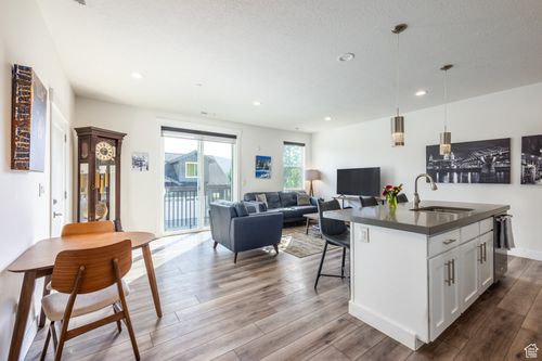 3355 Santa Fe Rd, Park City, UT, 84098-4612 | Card Image