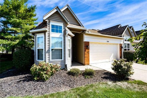 7201 Brookmeadow Dr, Centerville, OH, 45459-5182 | Card Image