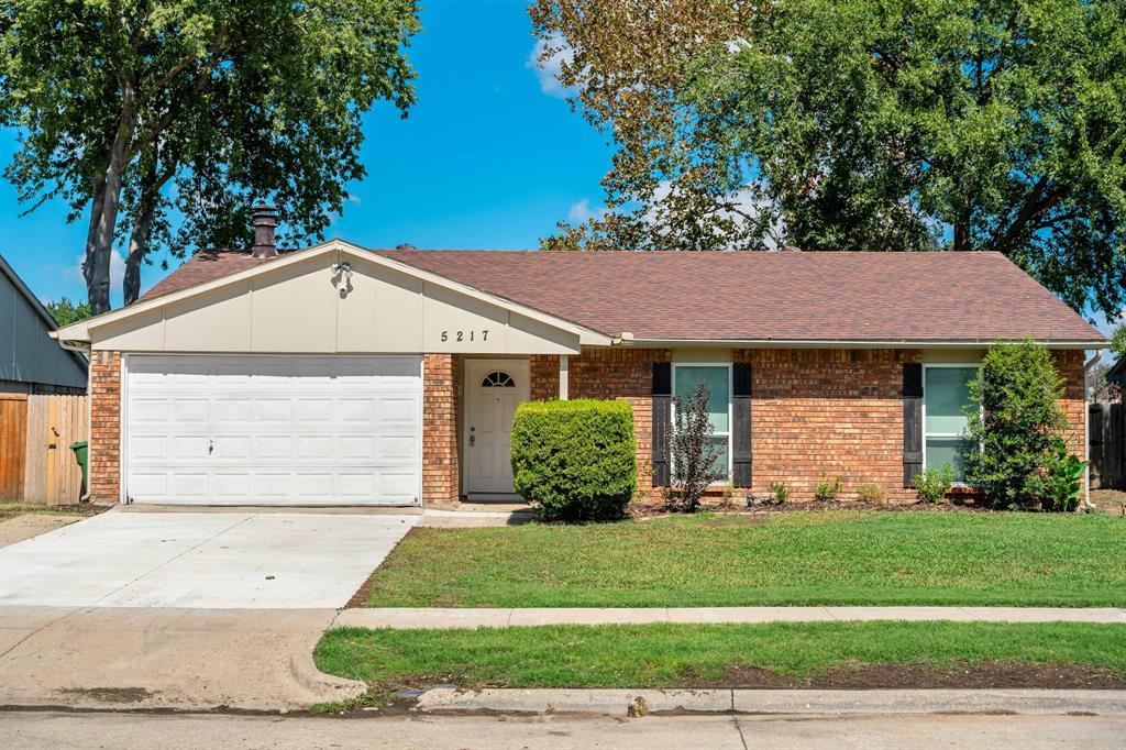 Gibson Dr, The Colony, TX 75056